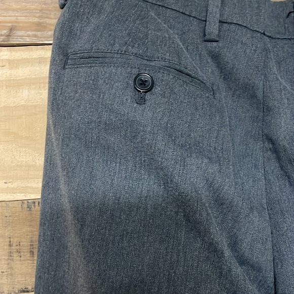 Old Navy size 30x32 gray ultimate straight built-in flex dress pants - Picture 6 of 7